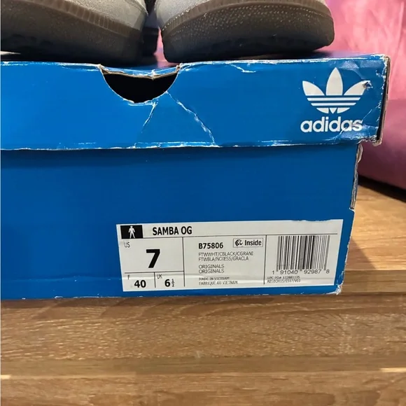 adidas Samba OG Shoes (M7/W8) - Picture 13 of 16